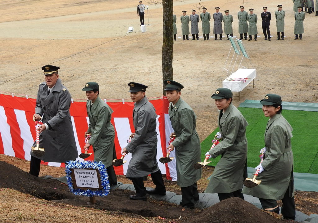 陸上自衛隊別府駐屯地で成人式 今日新聞