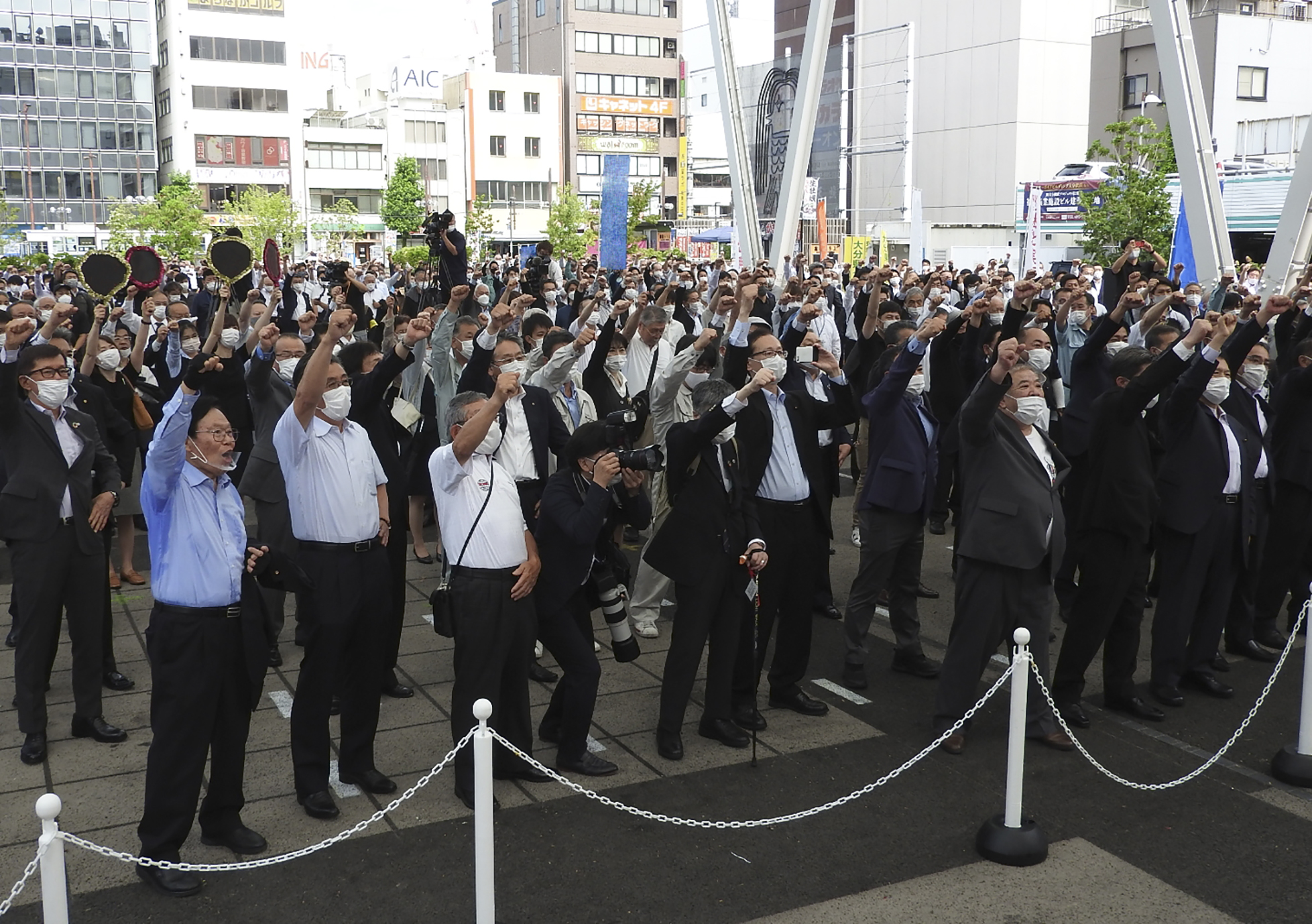 各候補者が大分市内で第一声 今日新聞