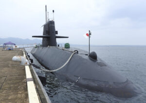 海上自衛隊の練習潜水艦「みちしお」 – 今日新聞