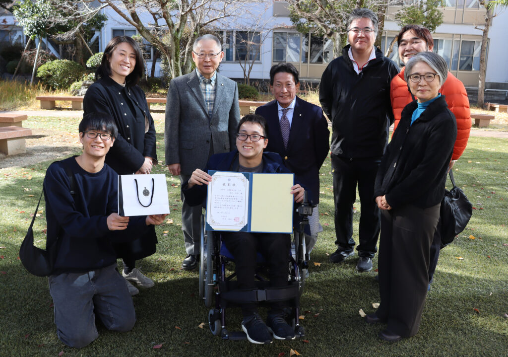 毛利光希さんが学長表彰 今日新聞